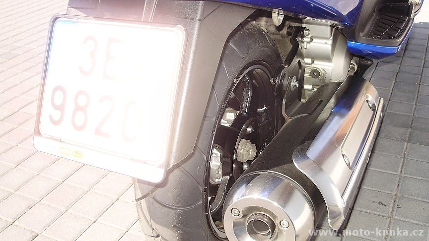 MOTO KUŇKA Suzuki Burgman 400 S MOTO KUŇKA
